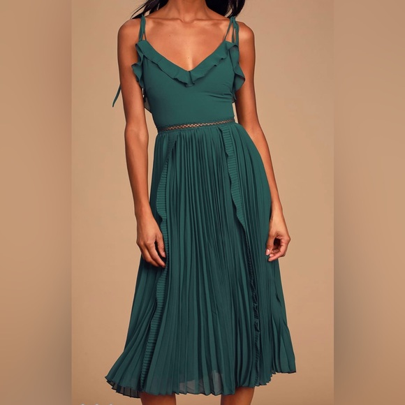 Lulus Dresses & Skirts - NWT Lulu’s Green Midi Dress
